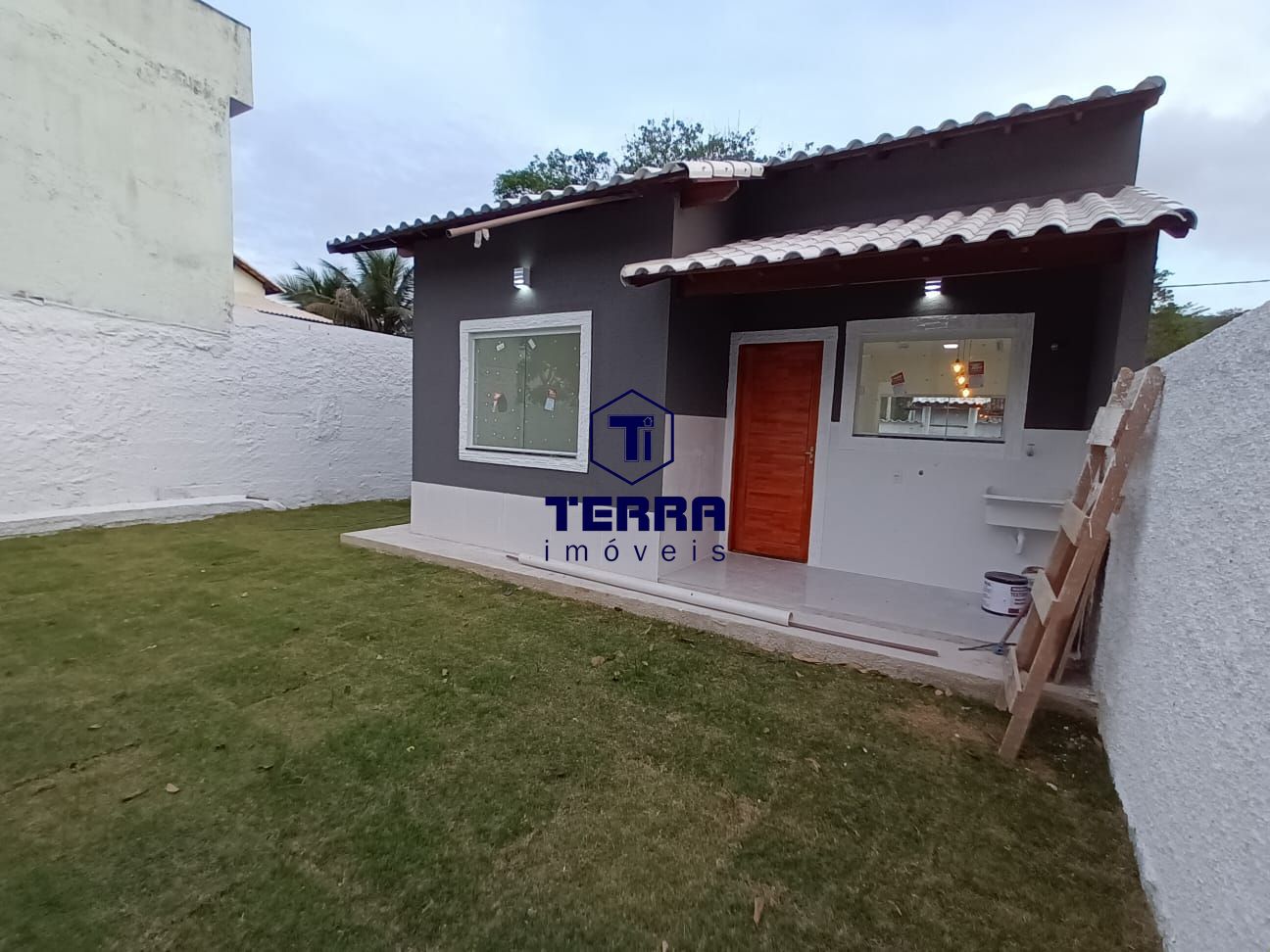 Imagens do imóveis Linear com 3 quartos, sendo 1 suíte e fino acabamento no Alferes Tiradentes.