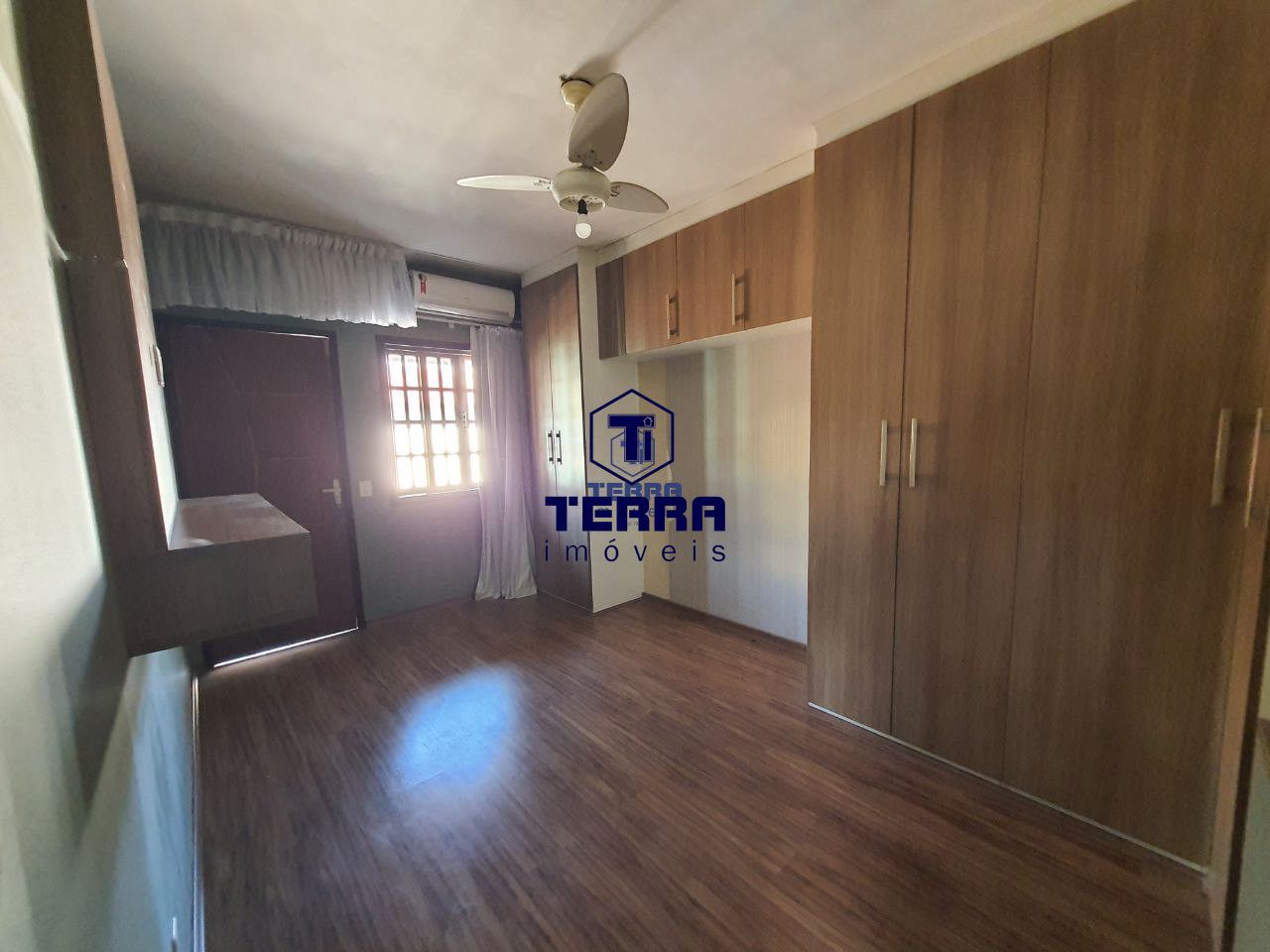 Imagens do imóveis Casa com quintal, em excelente localização em São Gonçalo, pertinho do Guanabara