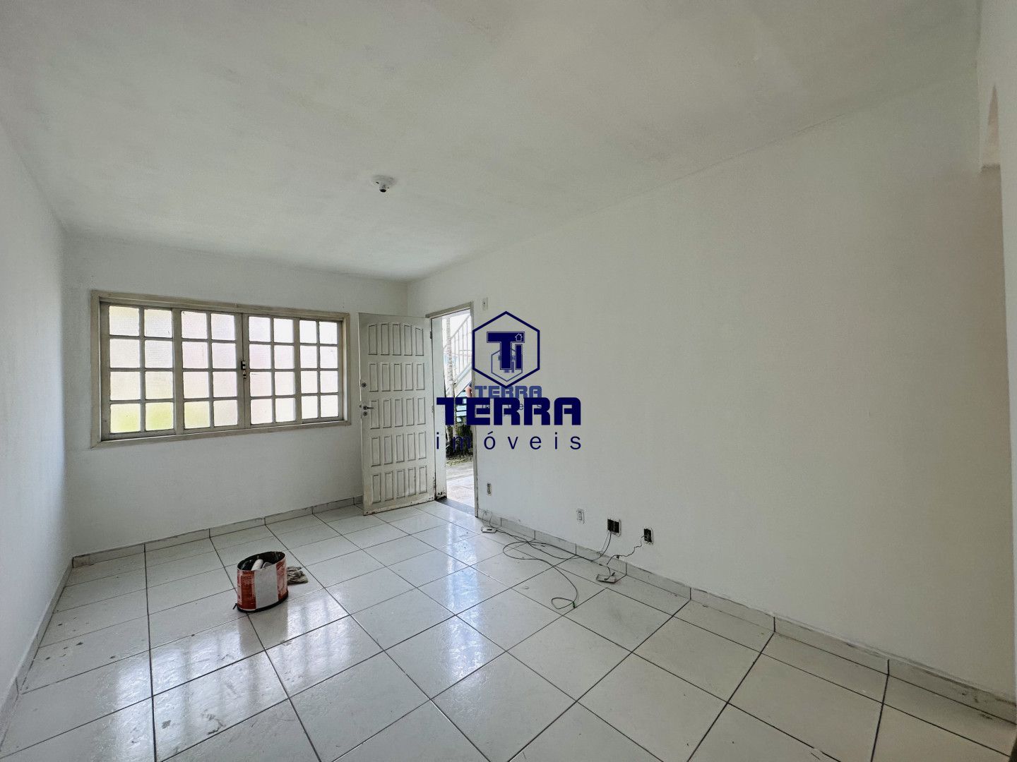 Imagens do imóveis Casa linear dentro de condomínio com área de lazer e segurança!