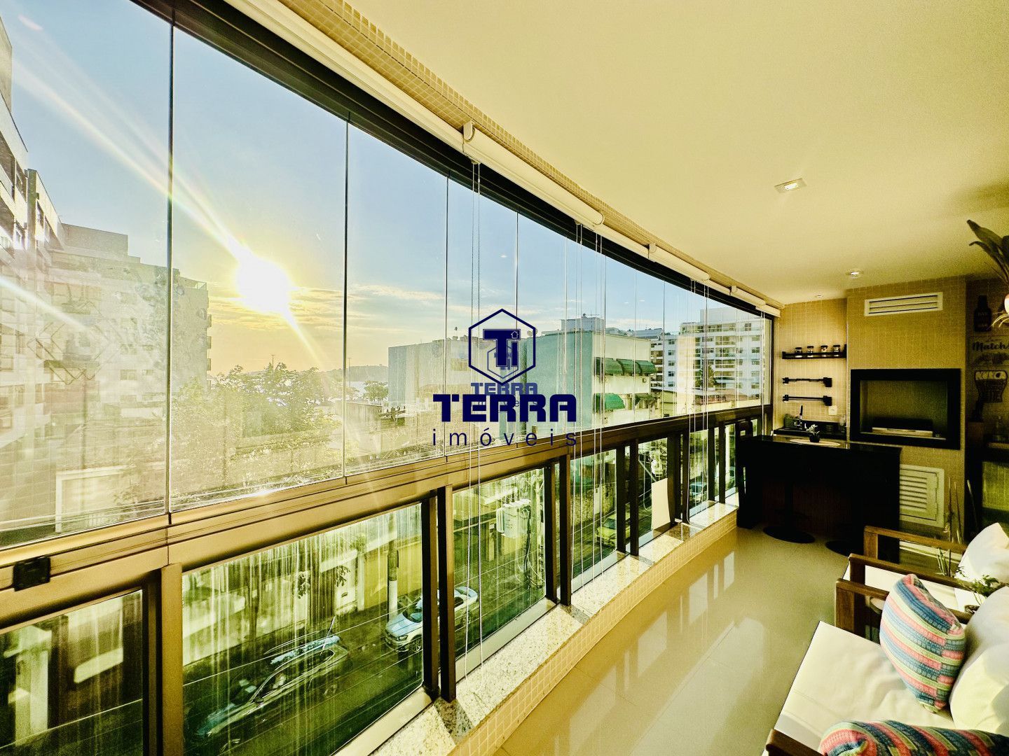 Imagens do imóveis Apartamento vista mar em Charitas com varanda gourmet. Lazer e conforto!