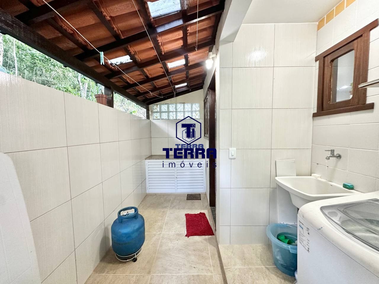 Imagens do imóveis Linda residência de 2 quartos com 2 vagas em Maria Paula!