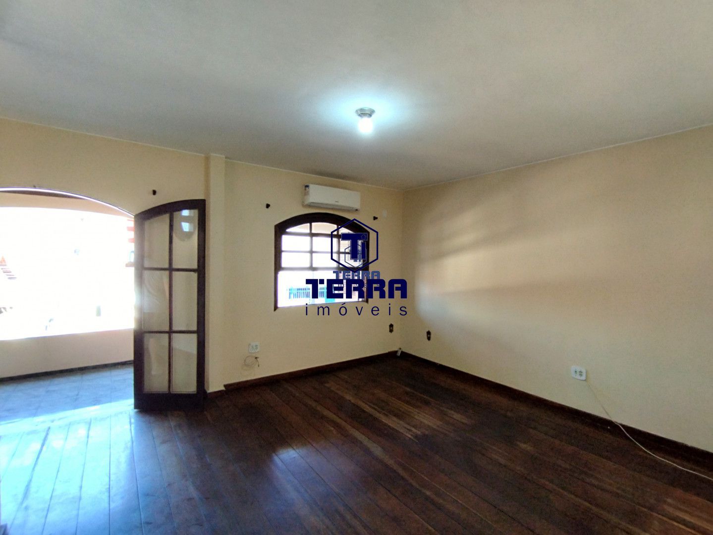 Imagens do imóveis Casa 3 quartos com suíte junto e ao lado do C. E. Mendes Duarte - Mutuá!