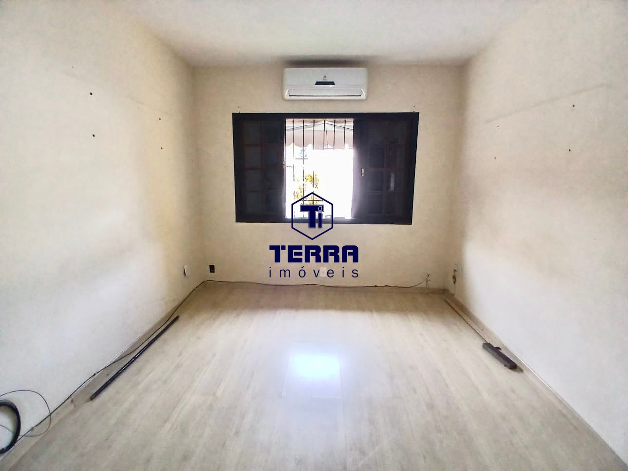Imagens do imóveis Apartamento em Maria Paula com 2 quartos e quintal privativo. Boa Localização!