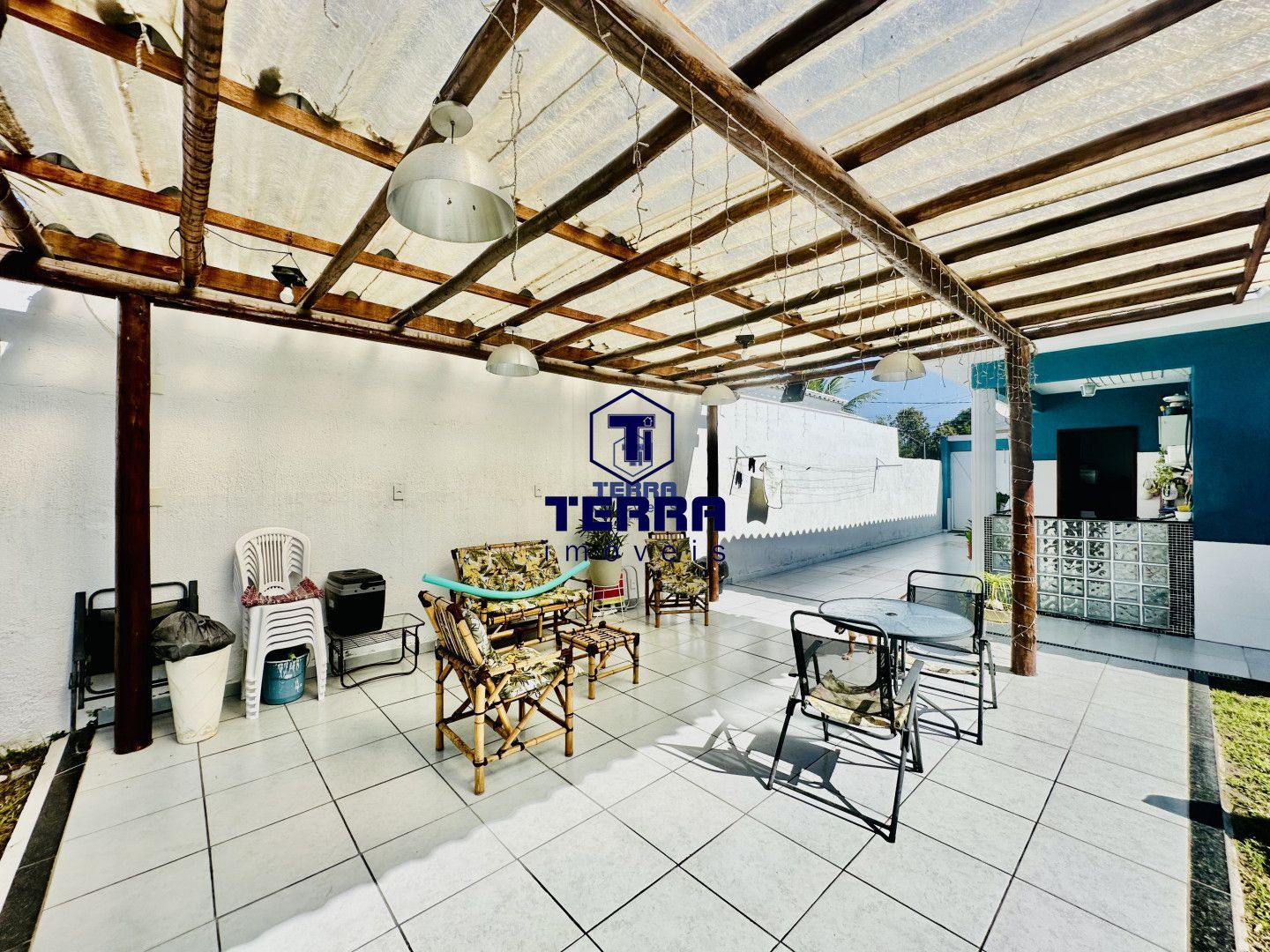 Imagens do imóveis Casa linear em Márica com 3 quartos uma suíte, com piscina e churrasqueira.
