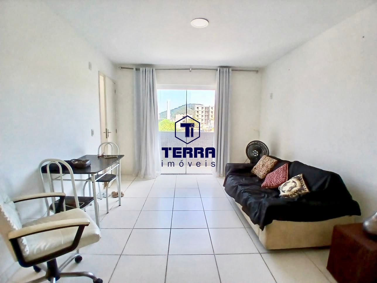 Imagens do imóveis Ótimo apartamento com 2 quartos, uma suíte e varanda gourmet com churrasqueira.