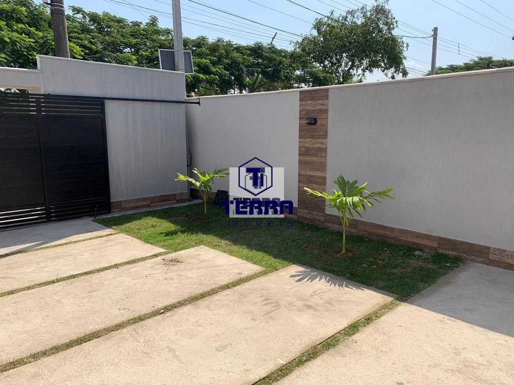 Imagens do imóveis São 3 quartos sendo 1 suíte junto e ao lado da Estrada dos Cajueiros.