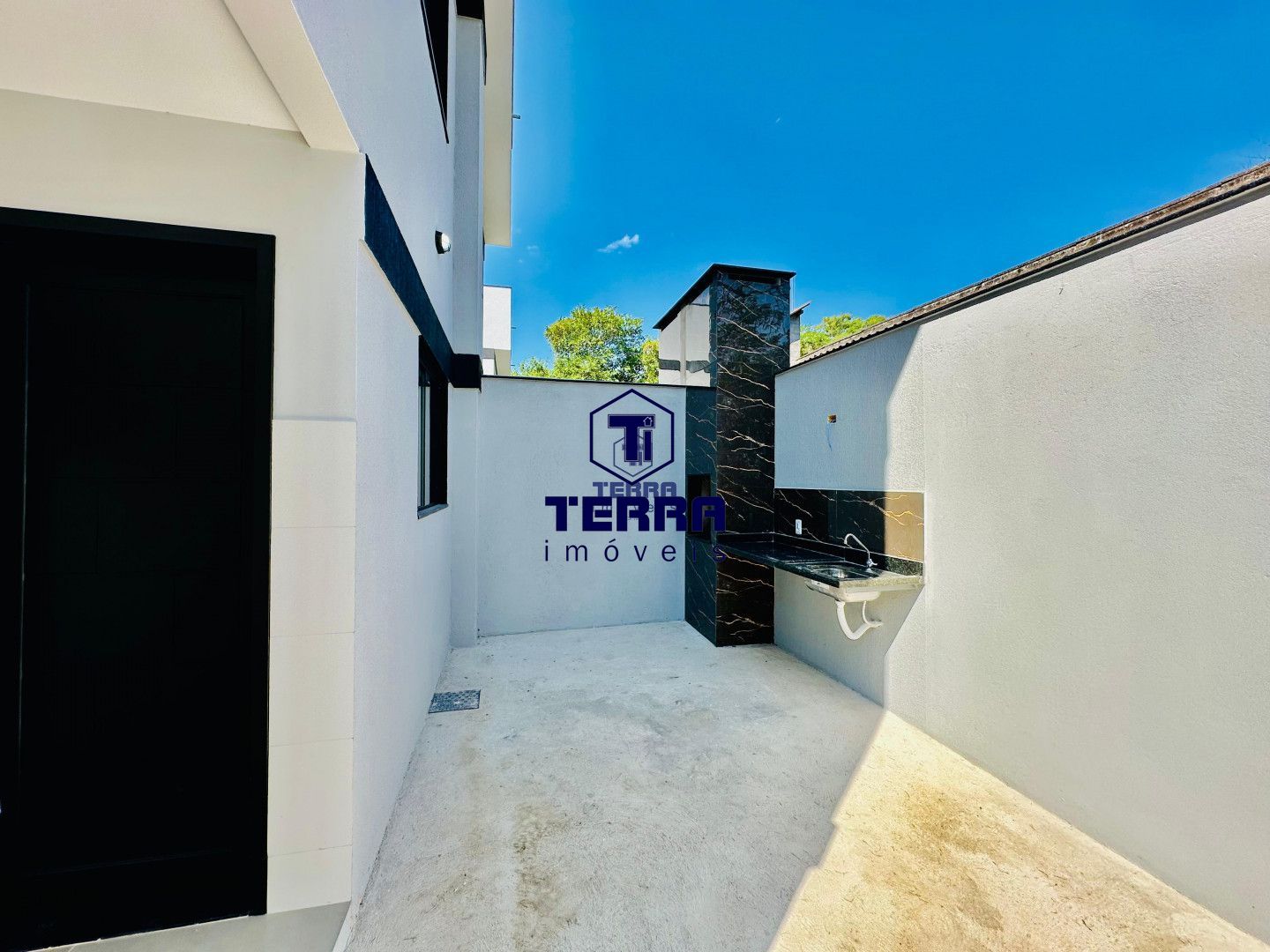 Imagens do imóveis More em Maricá. Duplex 2 quartos com fino acabamento e área gourmet privativa