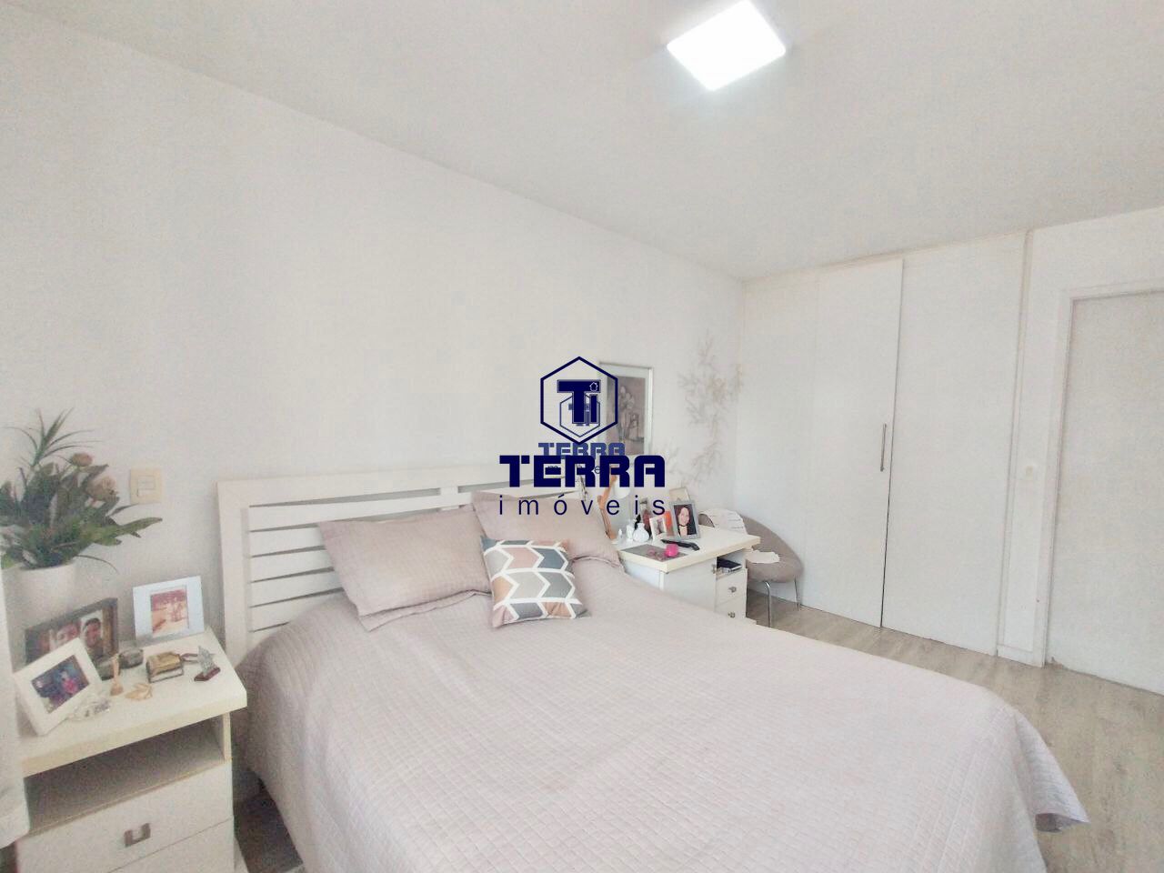 Imagens do imóveis Lindo apartamento com 3 quartos sendo uma suíte, duas vagas com arquitetura dife