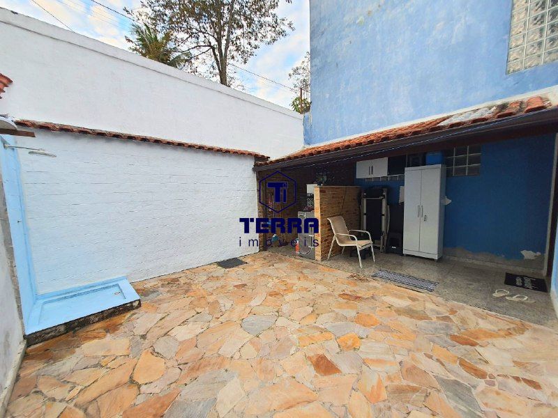 Imagens do imóveis Casa em Maria Paula, com piscina privativa, dentro de um pequeno condomínio.