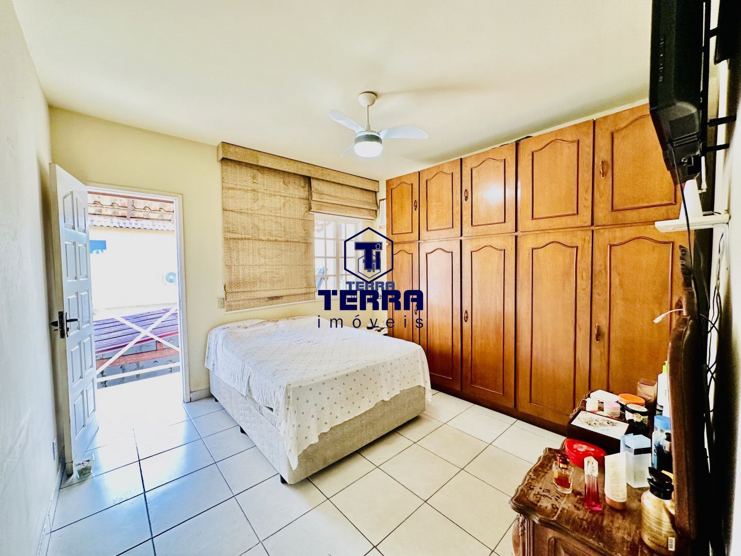 Imagens do imóveis Casa duplex com 3 quartos sendo 1 suíte, com grande quintal, em Maria Paula!