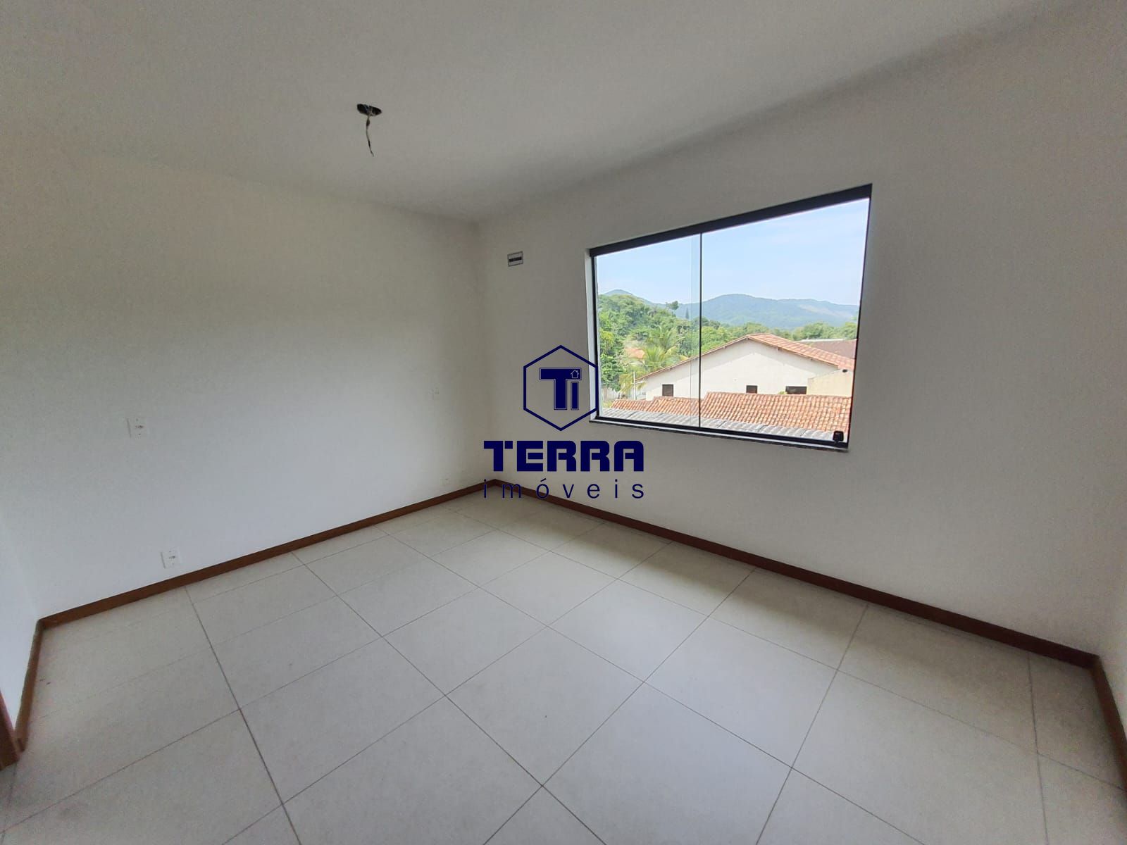 Imagens do imóveis Triplex em Itaipu com 3 quartos, uma suíte, quintal privativo e espaço gourmet.