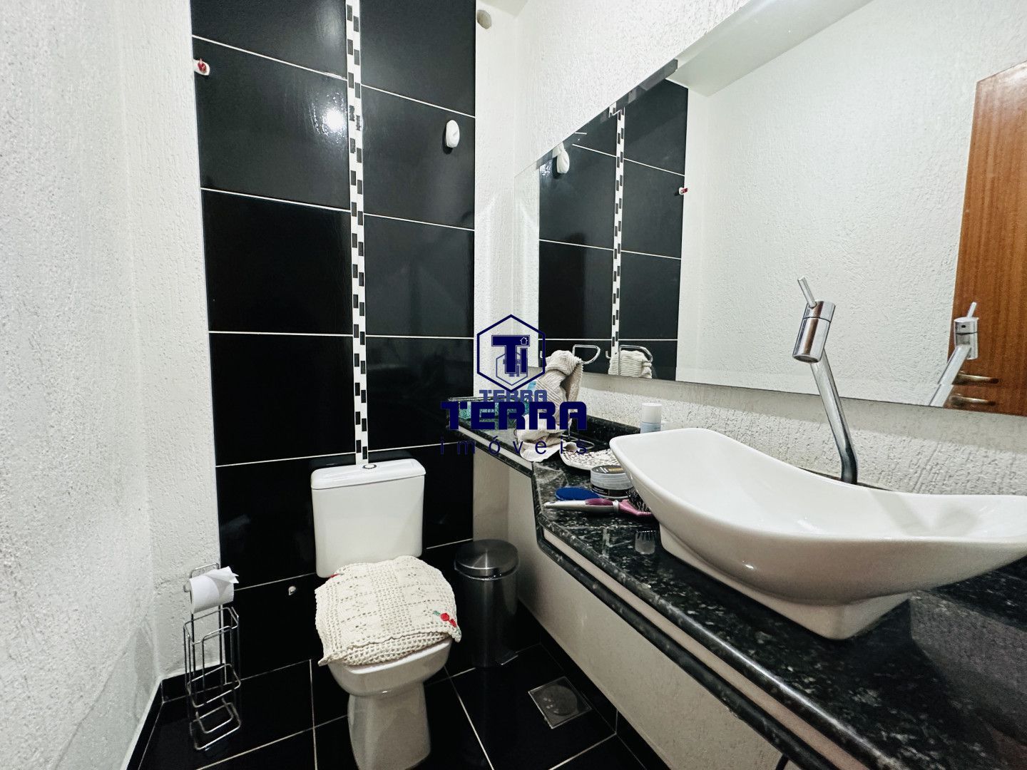 Imagens do imóveis Linda Residência com 3 quartos e Espaço Gourmet no condomínio Village do Moinho.