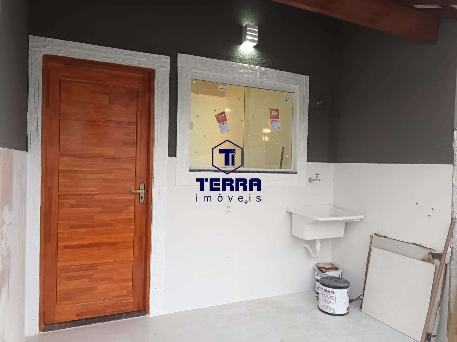 Imagens do imóveis Linear com 3 quartos, sendo 1 suíte e fino acabamento no Alferes Tiradentes.