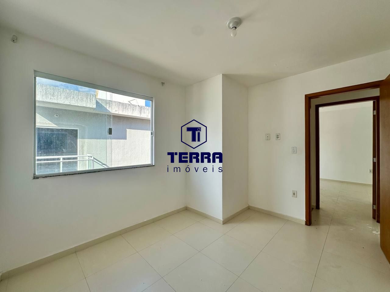 Imagens do imóveis Casa de vila com 2 suítes e vaga coberta ao lado do trevo de Maria Paula!