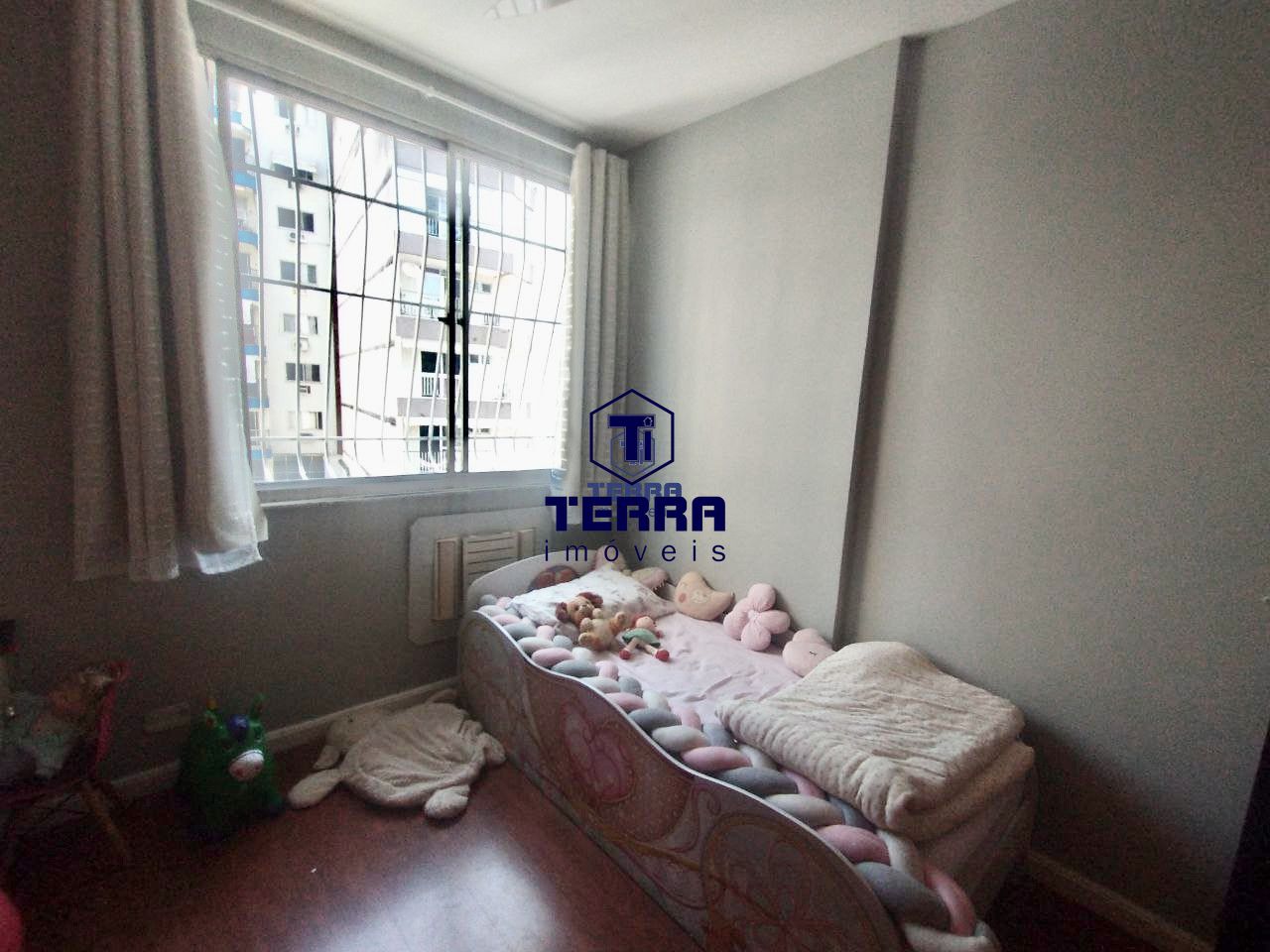 Imagens do imóveis Lindo apartamento com 3 quartos sendo uma suíte no Ingá. Excelente localização!