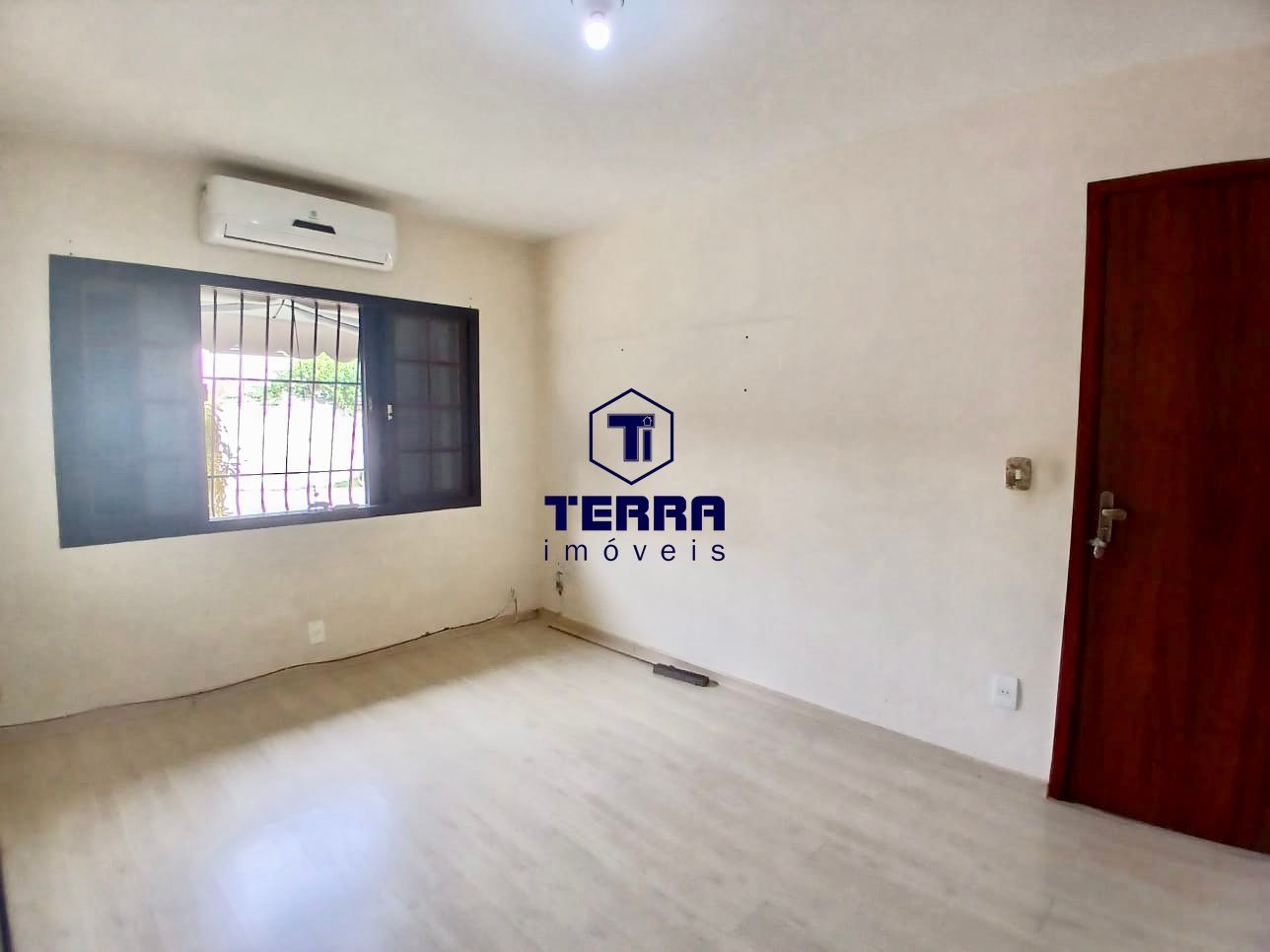 Imagens do imóveis Apartamento em Maria Paula com 2 quartos e quintal privativo. Boa Localização!