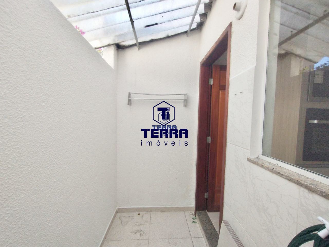 Imagens do imóveis Linda casa duplex em São Gonçalo com 3 quartos e vaga de garagem.