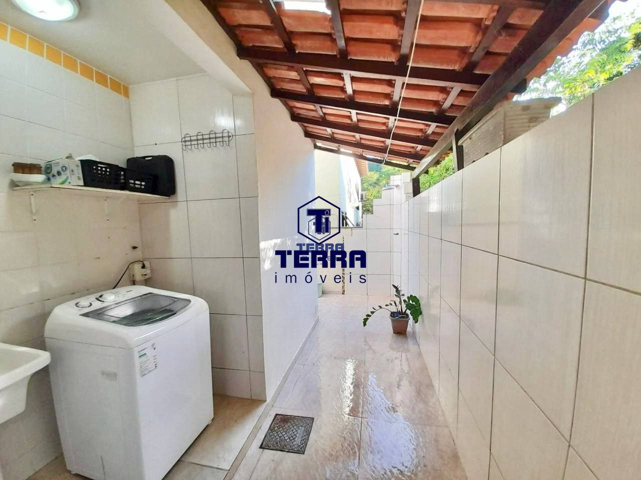 Imagens do imóveis Linda residência de 2 quartos com 2 vagas em Maria Paula!