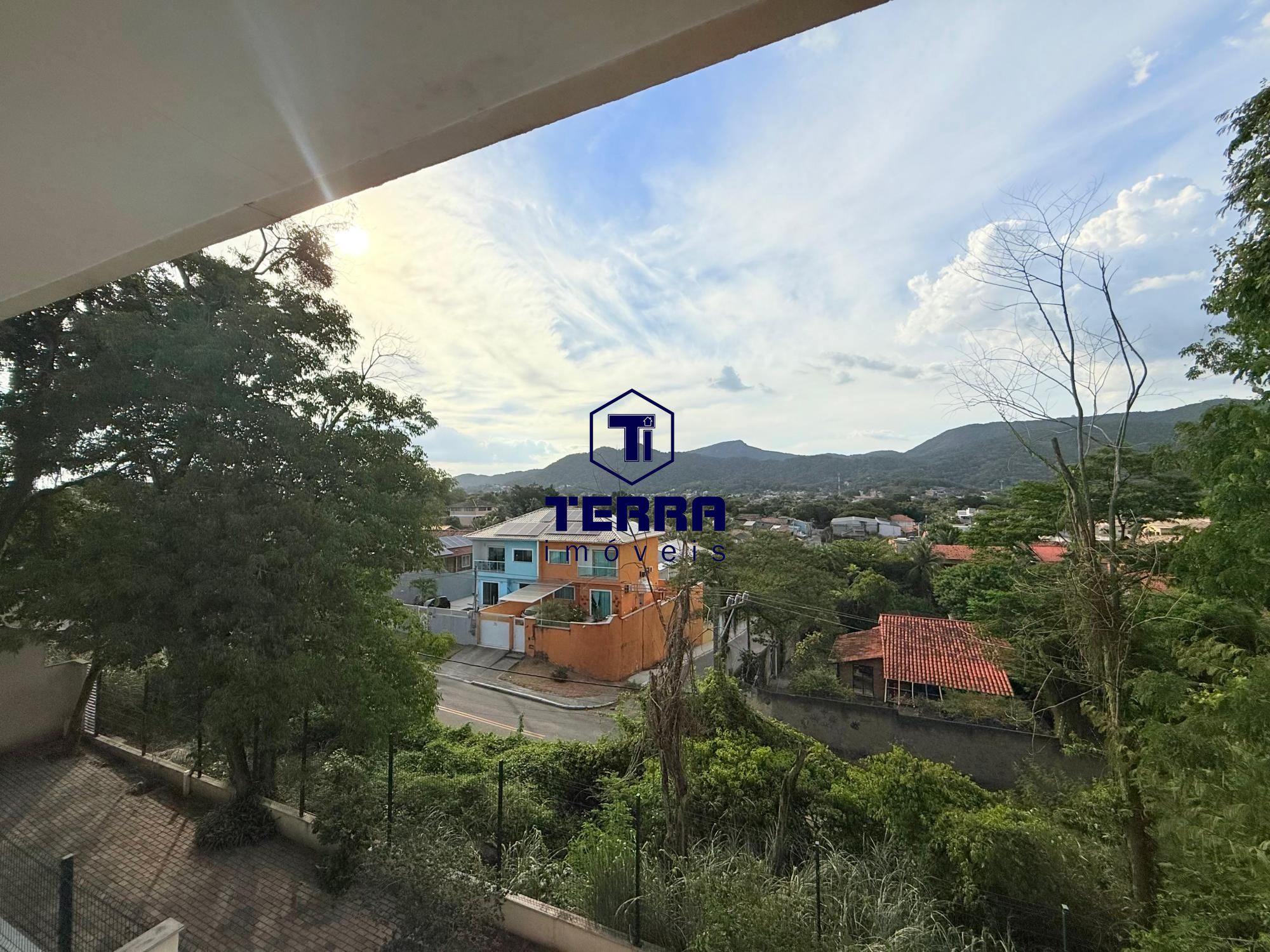 Imagens do imóveis More na região Oceânica, casa nova, com 3 suítes e quintal privativo.