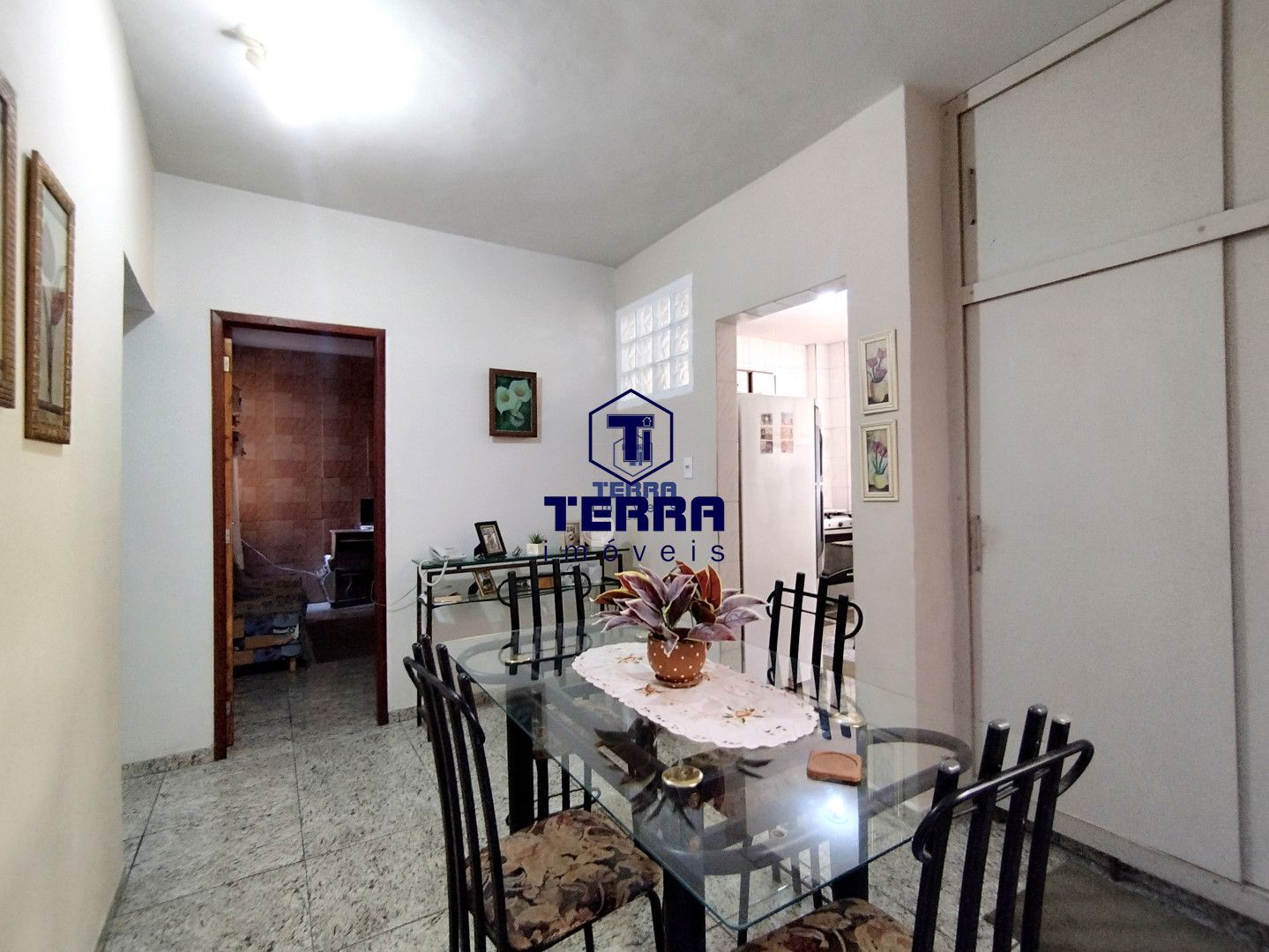 Imagens do imóveis Casa linear, 3 quartos com suíte e quintal no Zé Garoto!
