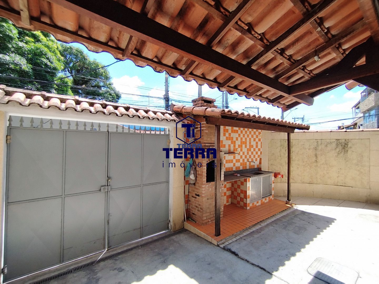 Imagens do imóveis Casa toda reformada com 2 suítes e 2 vagas de garagem no Galo Branco!