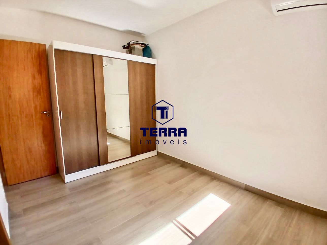 Imagens do imóveis Ótimo apartamento em Maria Paula, com 2 quartos e quintal privativo.