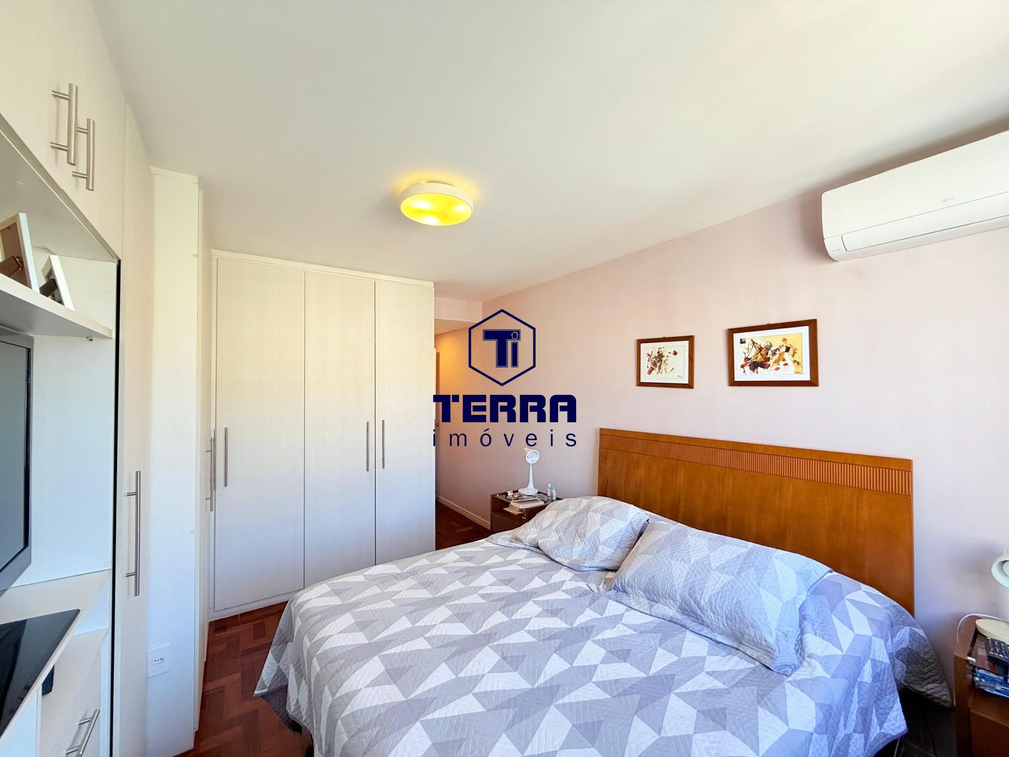 Imagens do imóveis 3 quartos sendo uma suite com banheira em Icaraí, Andar alto