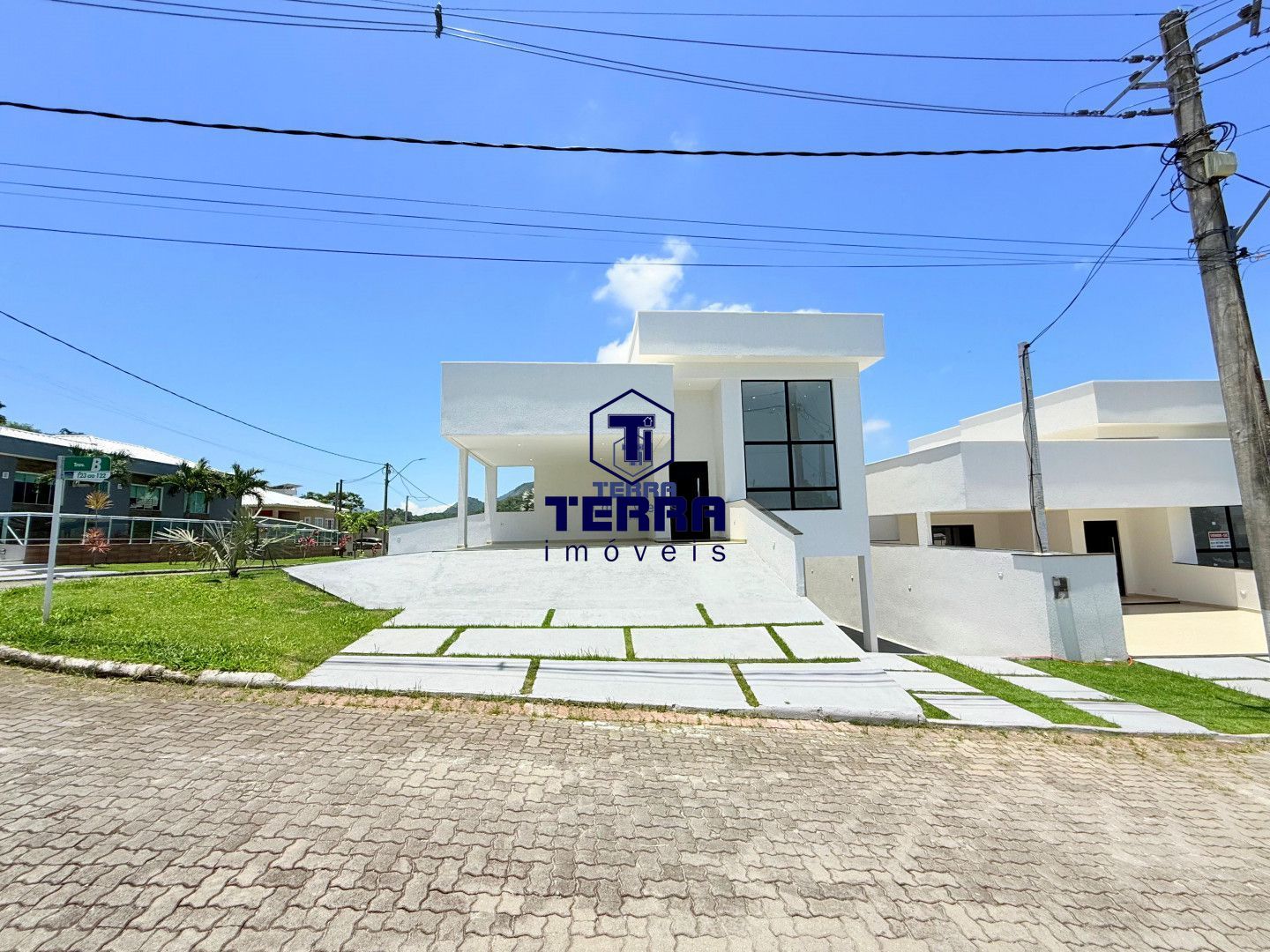 Imagens do imóveis Casa linear 3 quartos com 2 suítes e quintal no Pedra de Inoã! Primeira locação
