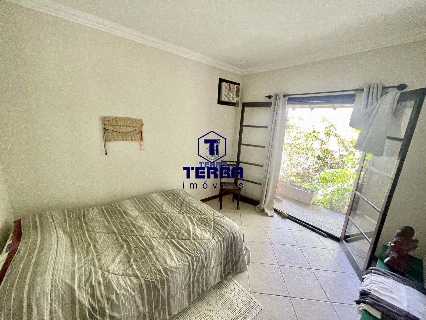 Imagens do imóveis Lindo triplex com 3 quartos, uma suíte com área de lazer completa no Ubá Recanto