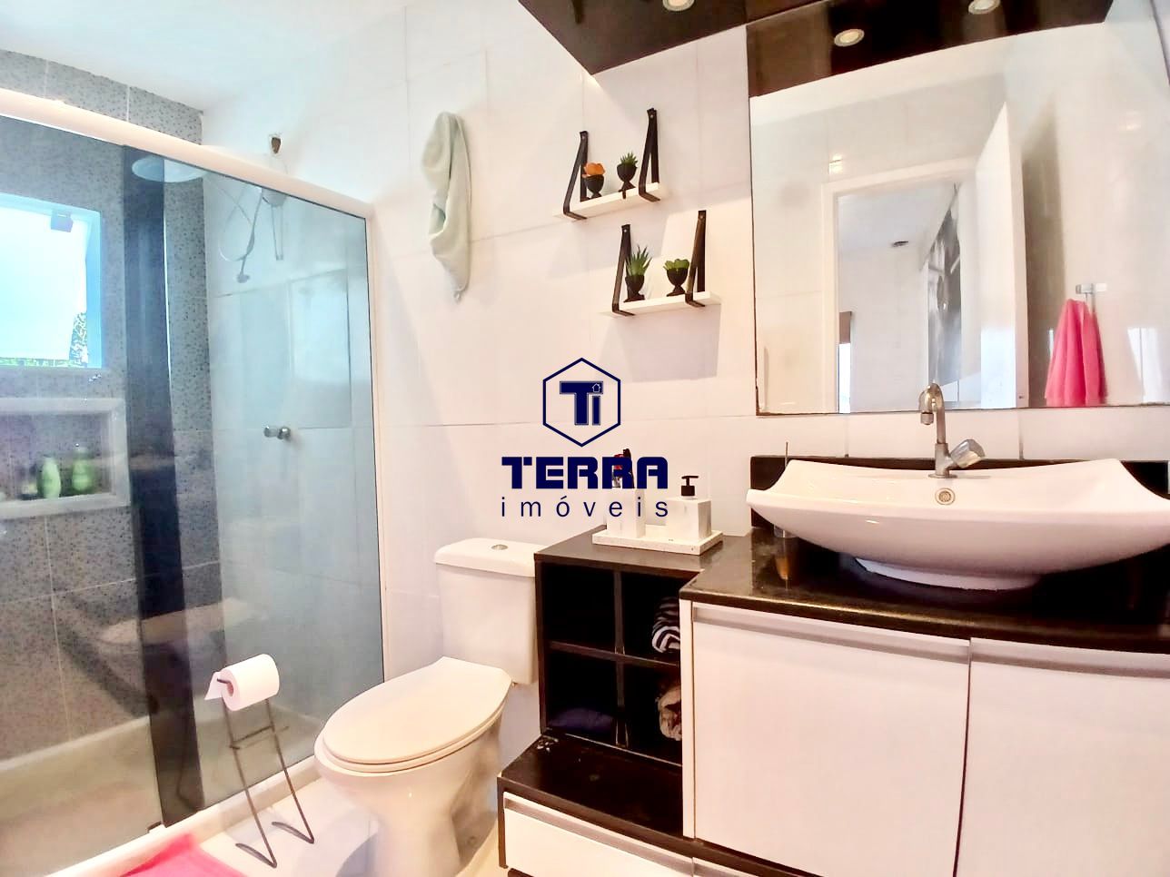 Imagens do imóveis Linda duplex em Maria Paula, com 2 quartos, uma suíte e área gourmet.