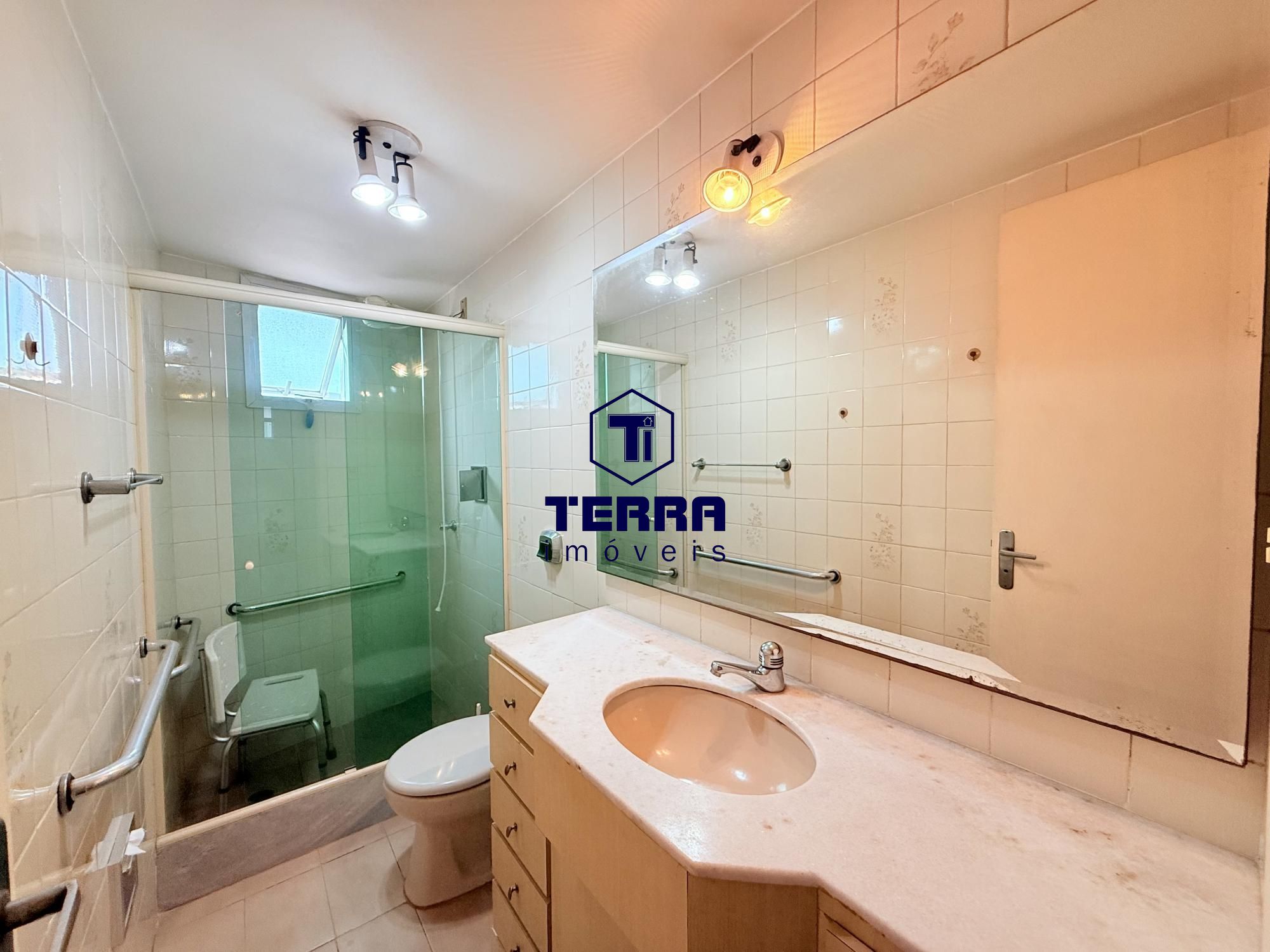 Imagens do imóveis Apartamento 2 quartos sendo uma suíte, reformado, em Santa Rosa
