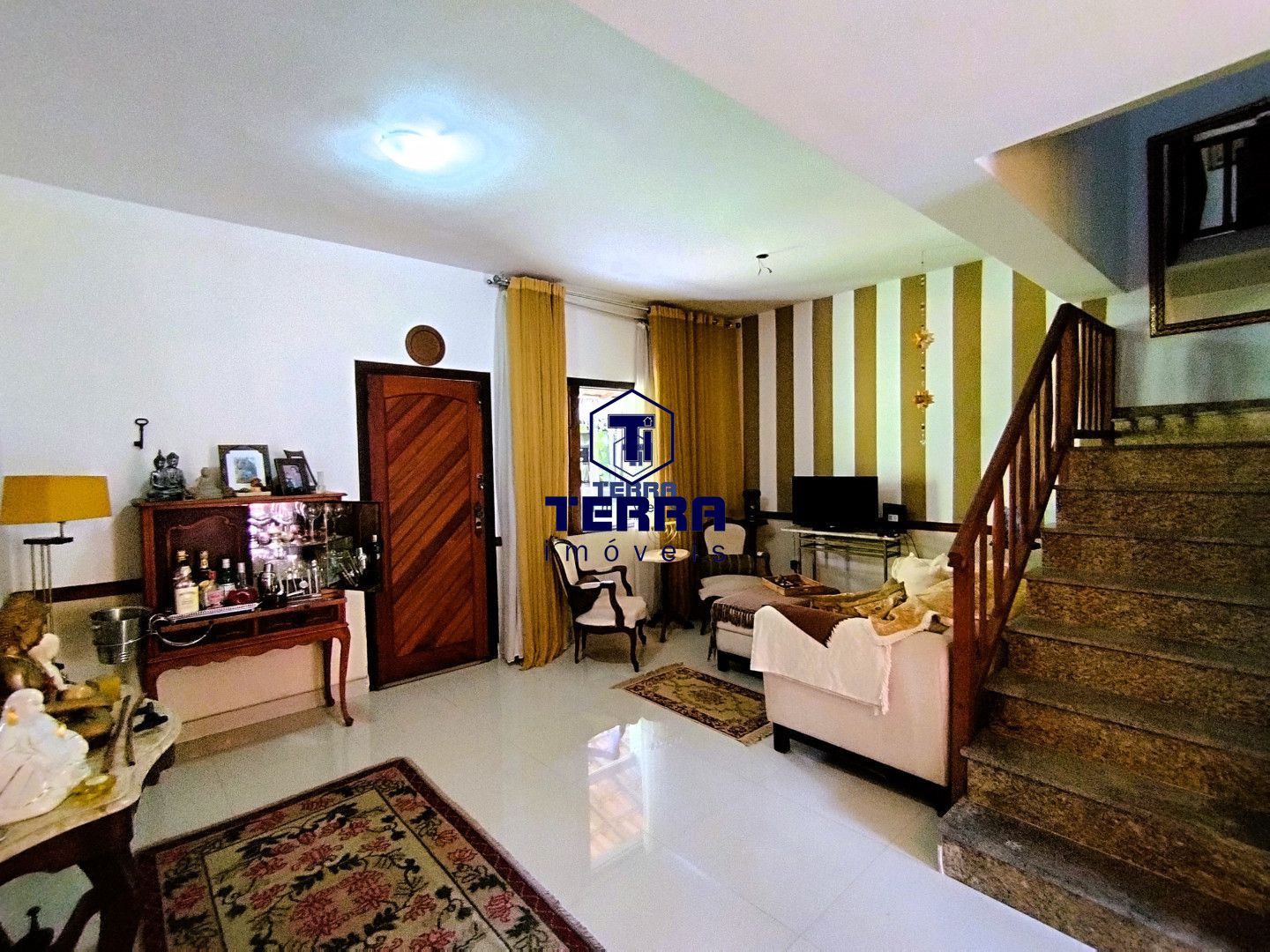 Imagens do imóveis Casa com 3 quartos e suíte em condomínio no Matapaca. Excelente acabamento!