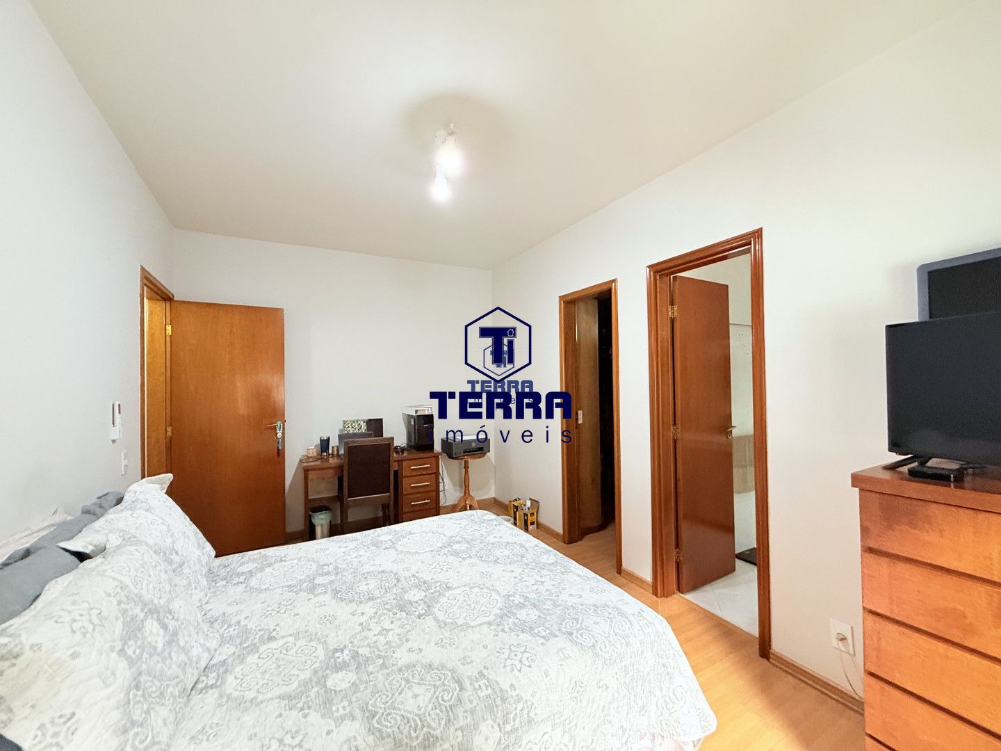 Imagens do imóveis Excelente casa linear de condomínio com 4 quartos, área gourmet e piscina!
