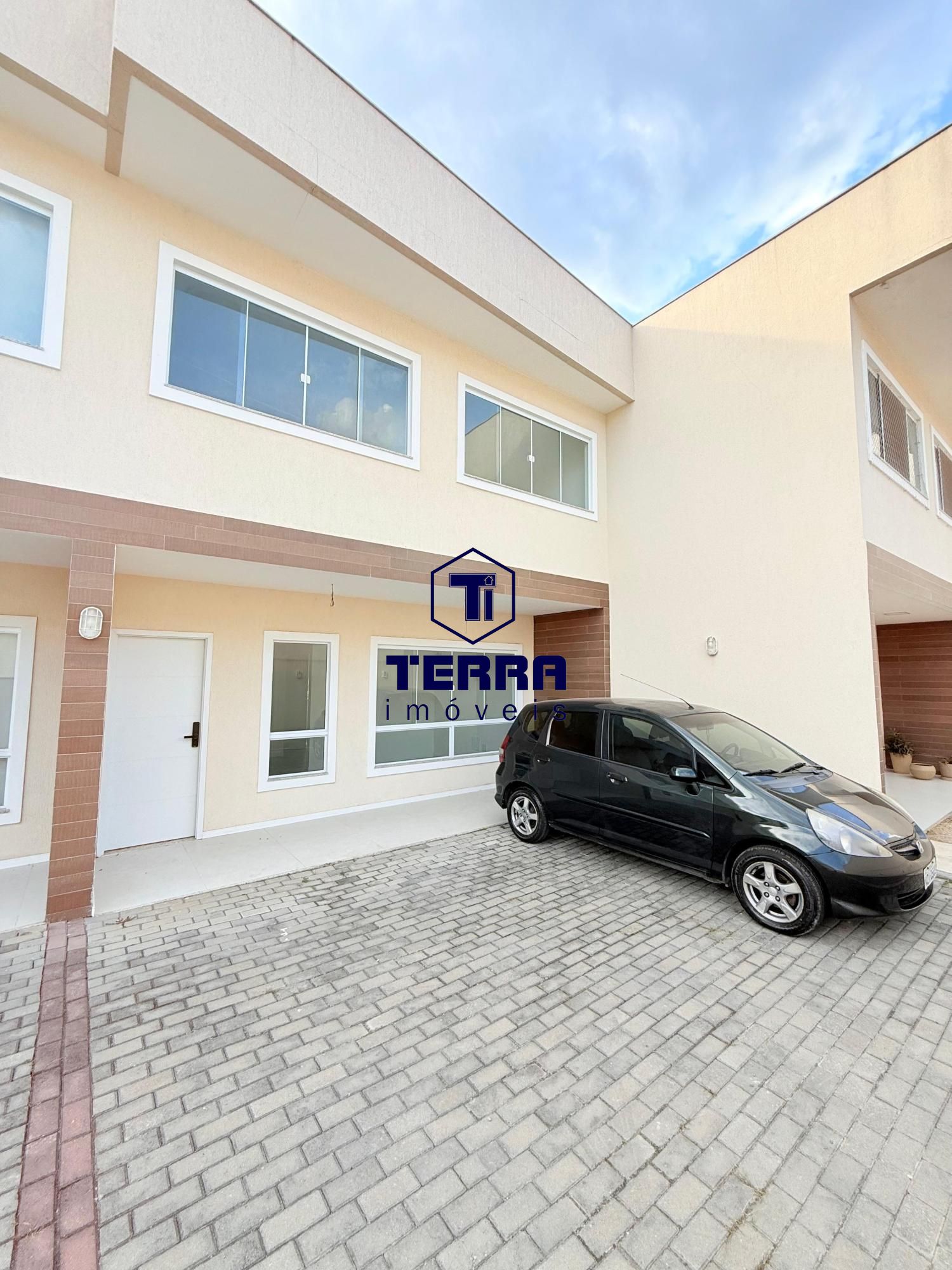 Imagens do imóveis More na região Oceânica, casa nova, com 3 suítes e quintal privativo.