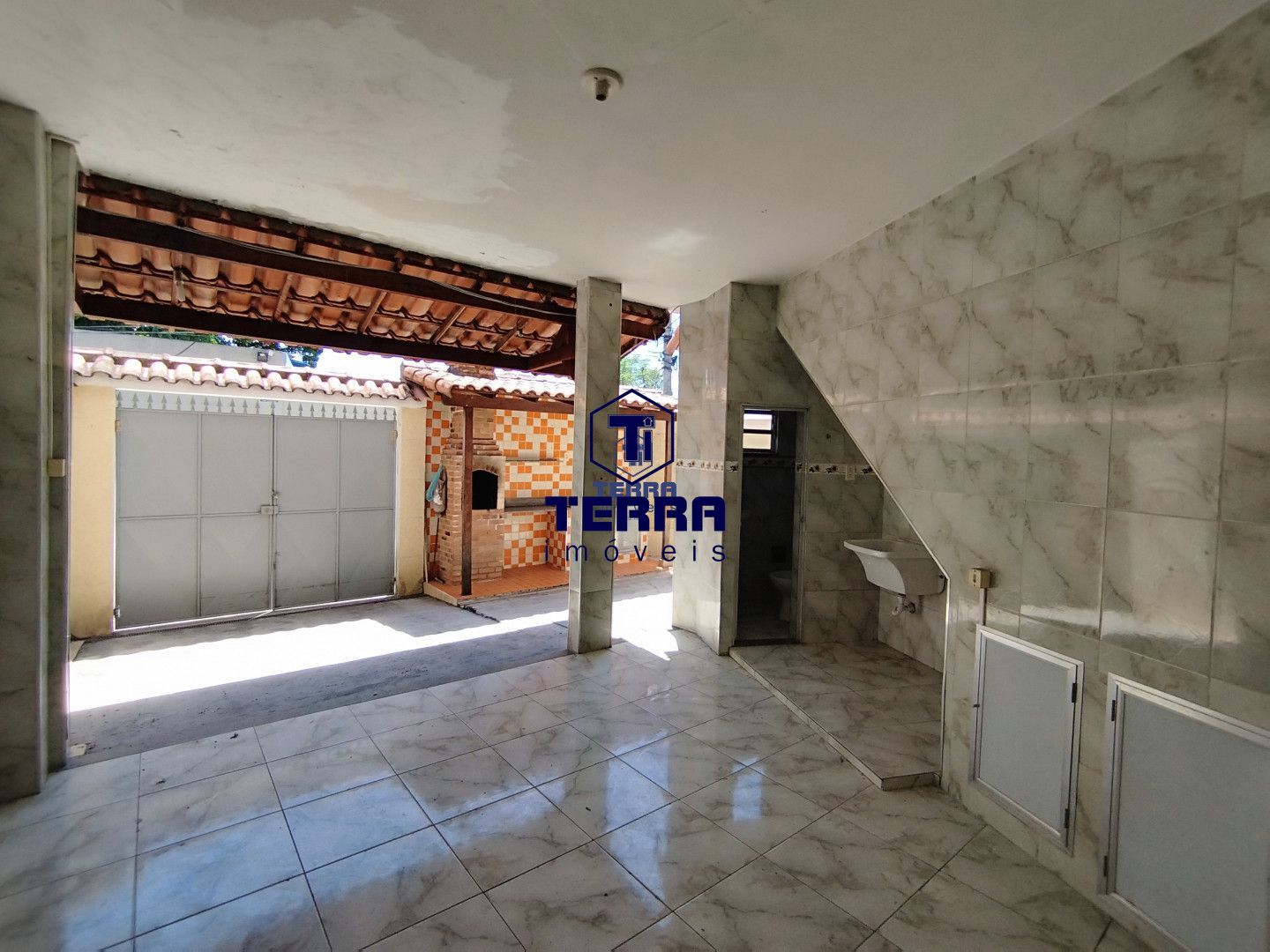 Imagens do imóveis Casa toda reformada com 2 suítes e 2 vagas de garagem no Galo Branco!