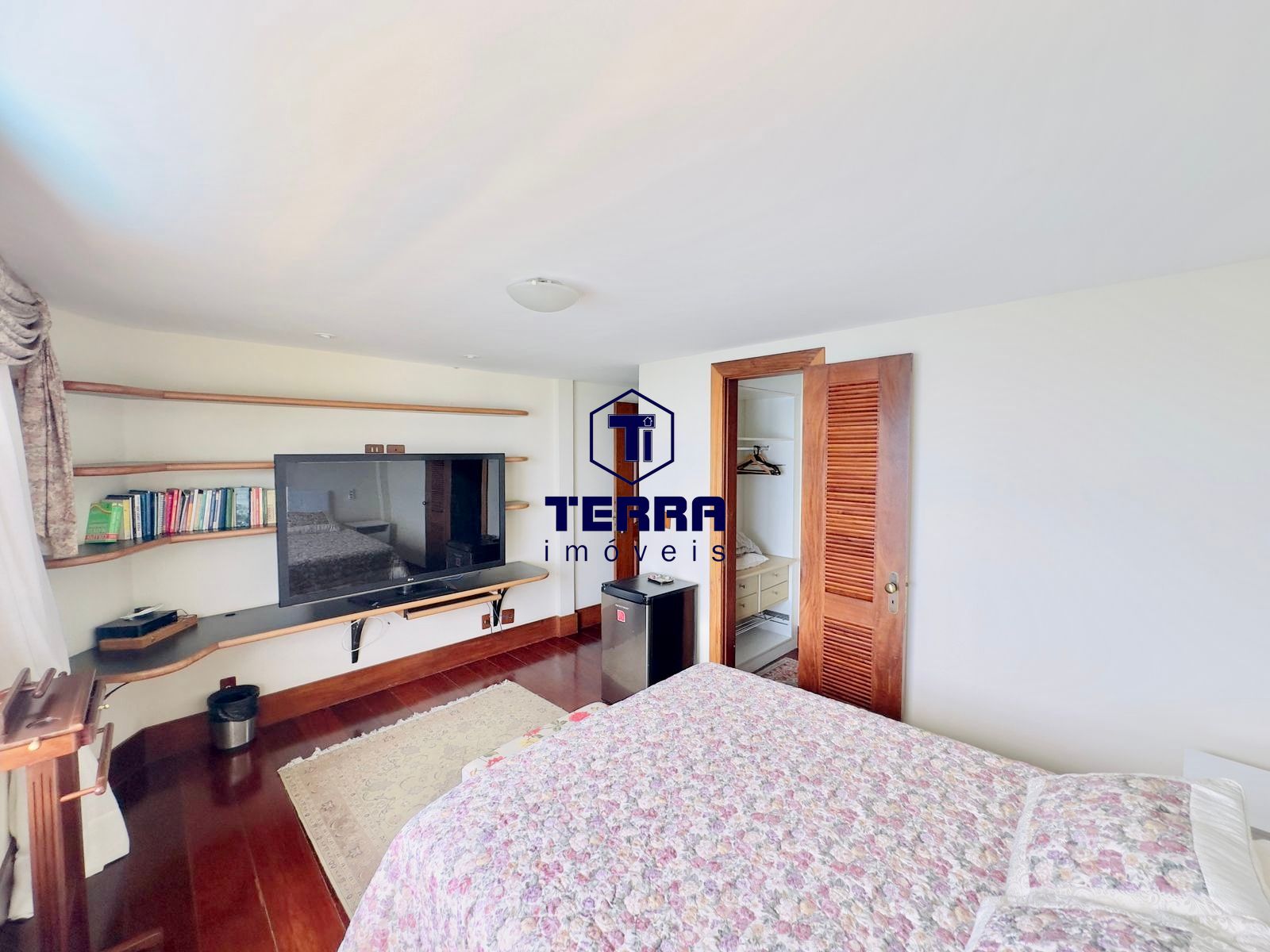 Imagens do imóveis Casa Espetacular no Joá, com 4 suítes , elevador e vista eterna pro mar!!!