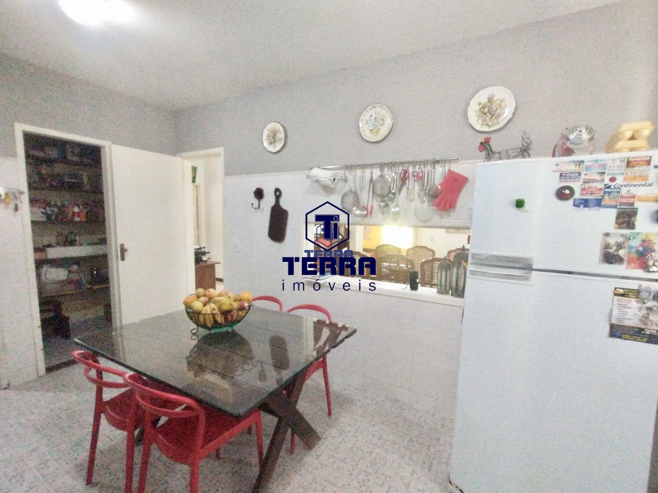 Imagens do imóveis Linda residência com 6 quartos sendo uma suíte com closet e vista panorâmica.