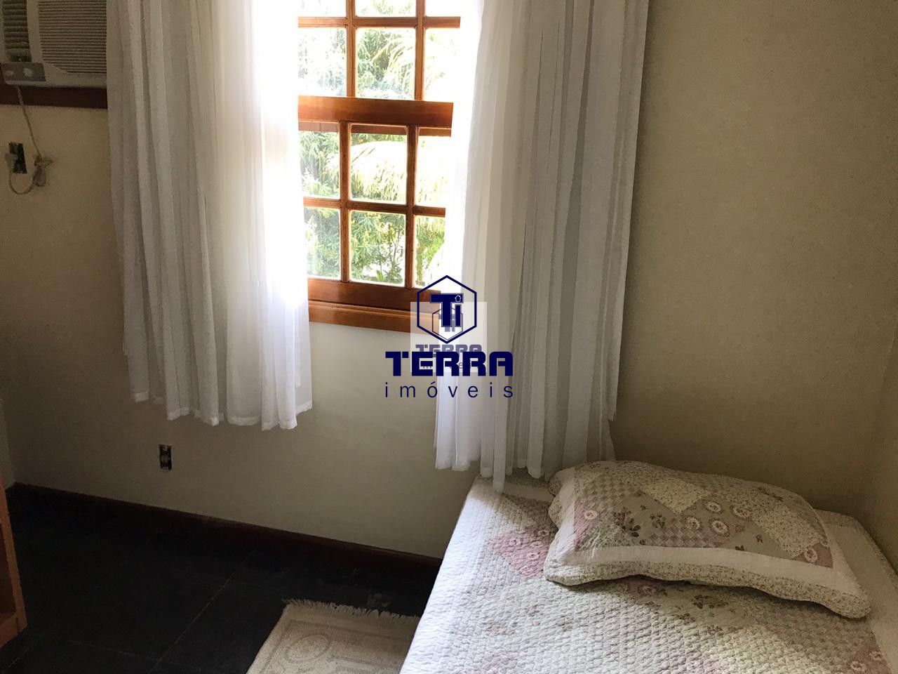 Imagens do imóveis Ampla casa de 3 quartos com quintal arborizado no Badú em Pendotiba.