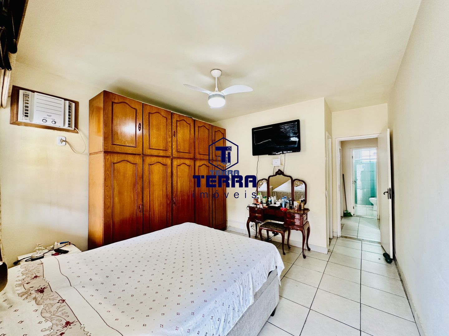 Imagens do imóveis Casa duplex com 3 quartos sendo 1 suíte, com grande quintal, em Maria Paula!