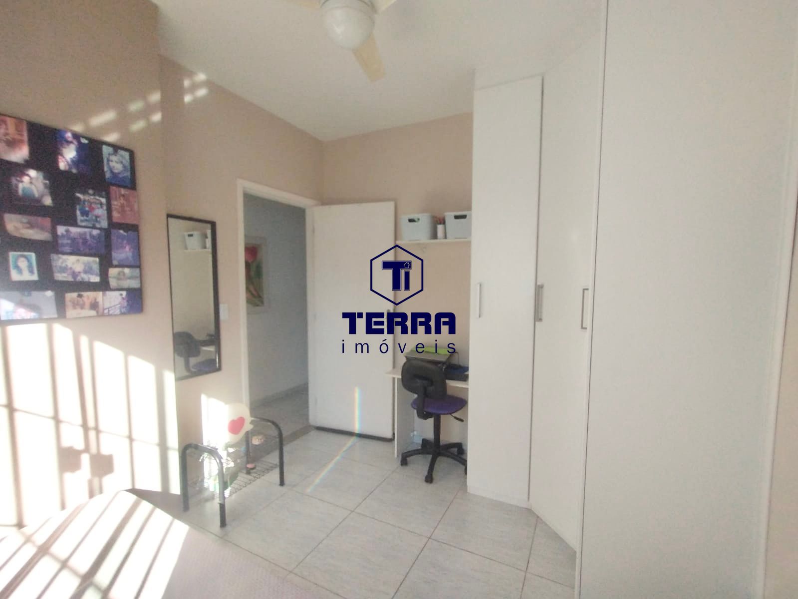 Imagens do imóveis Linda residência em Maria Paula, com 3 quartos, uma suíte e quintal privativo.