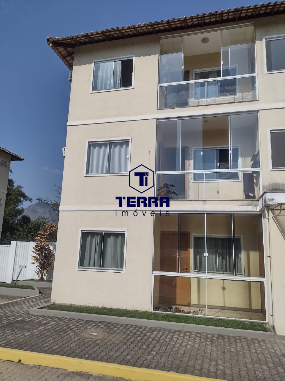 Imagens do imóveis Excelente apartamento em Itaipuaçu com suite, 300 metros da Avenida principal.