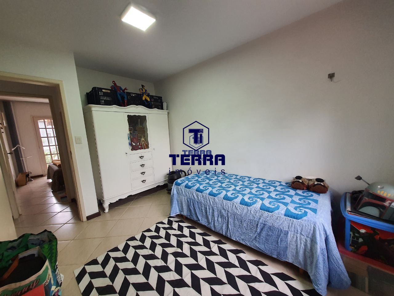 Imagens do imóveis Casa duplex, dentro de condomínio, com excelente localização em Maria Paula
