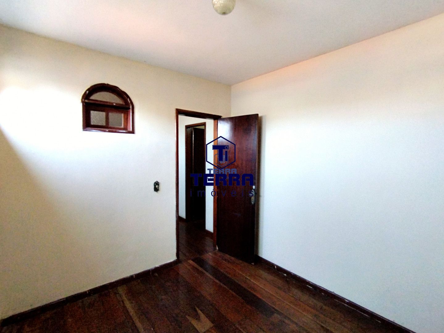 Imagens do imóveis Casa 3 quartos com suíte junto e ao lado do C. E. Mendes Duarte - Mutuá!