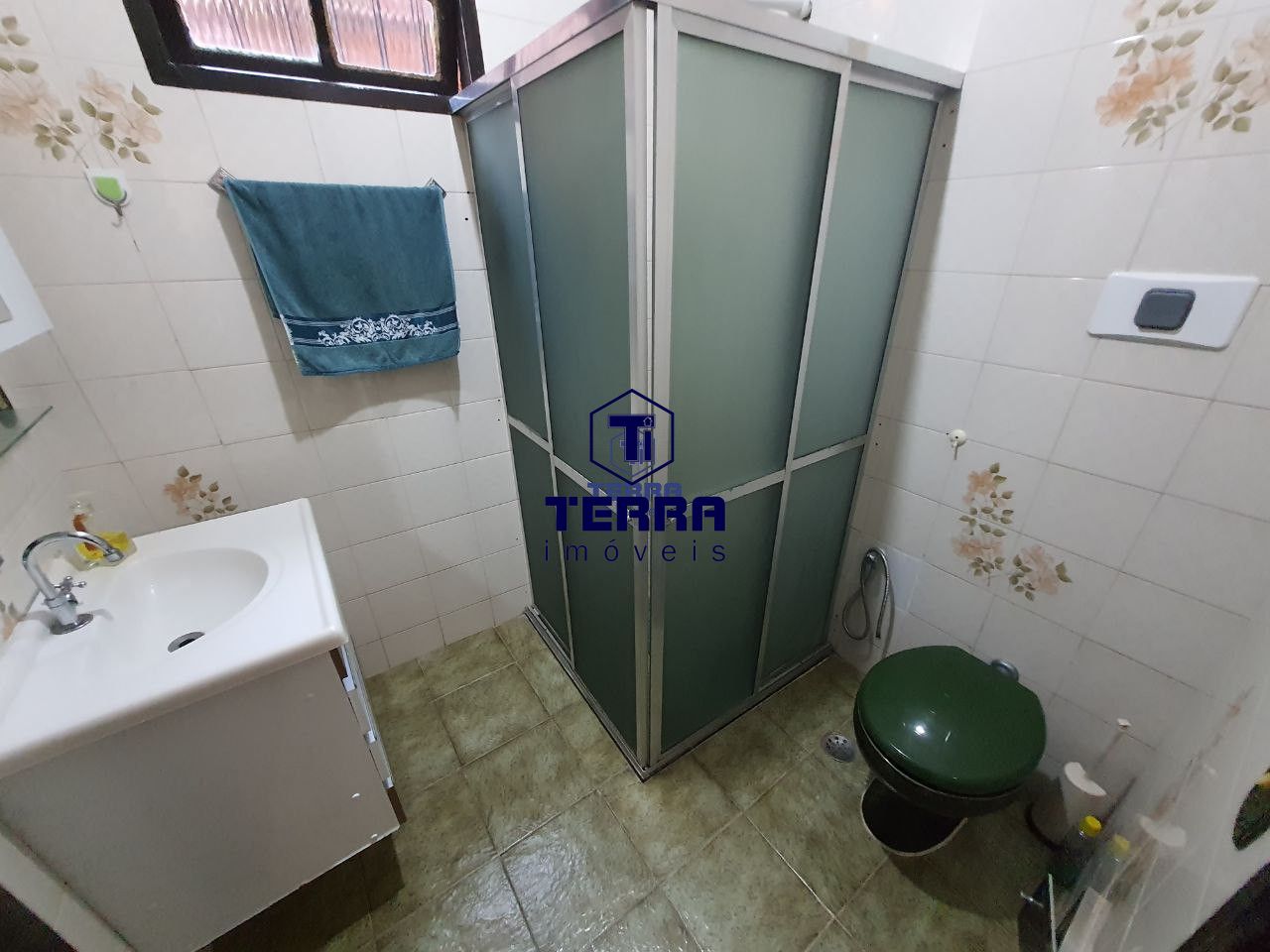 Imagens do imóveis Casa com 3 quartos, junto e ao lado do farto comércio do Largo da Batalha.