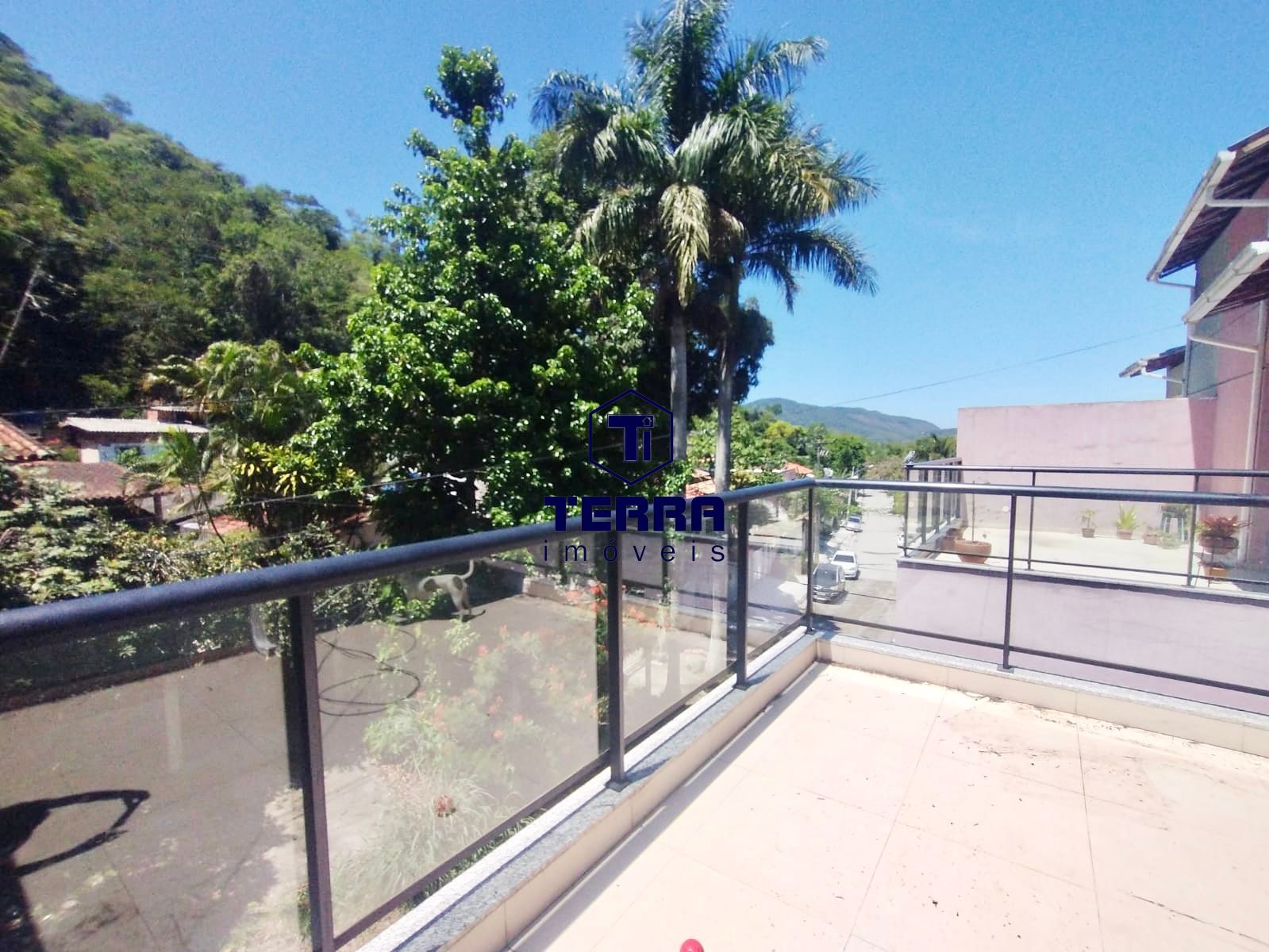 Imagens do imóveis Triplex em Itaipu com 3 quartos, uma suíte, quintal privativo e espaço gourmet.