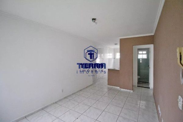 Imagens do imóveis Casa com 2 quartos ao lado da praça do Colubandê. Segurança e praticidade!
