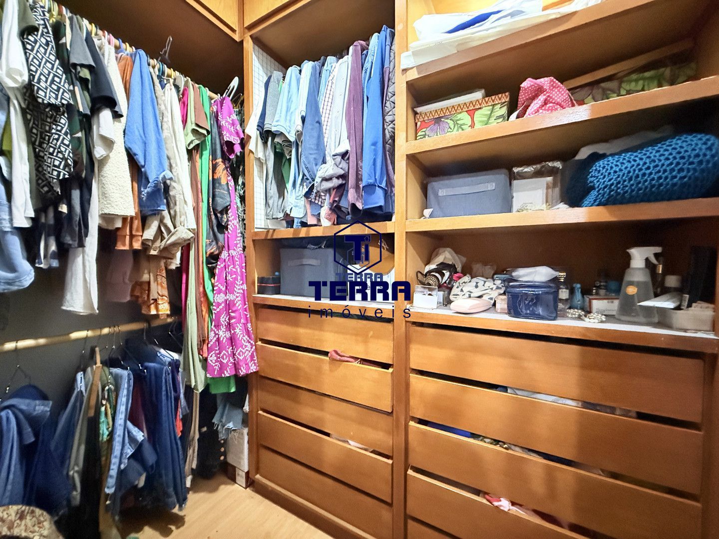 Imagens do imóveis Excelente casa linear de condomínio com 4 quartos, área gourmet e piscina!