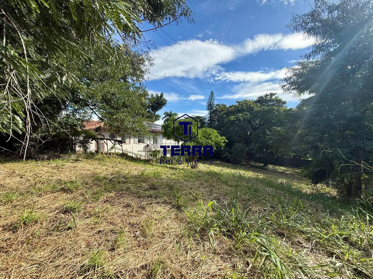 Imagens do imóveis Excelente terreno com 800 m² dentro de condomínio em Maria Paula!