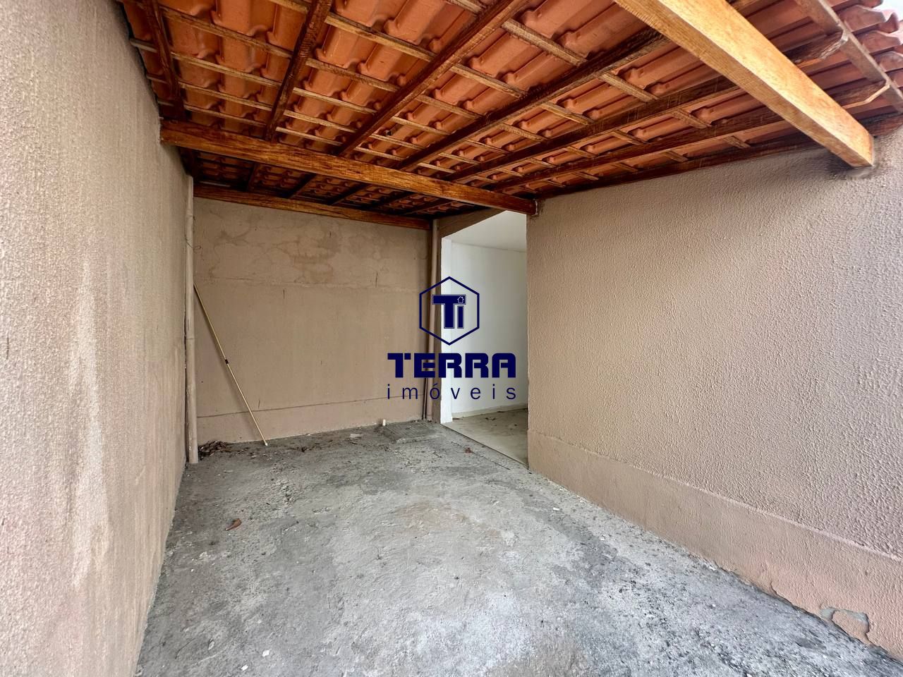 Imagens do imóveis Casa de vila com 2 suítes e vaga coberta ao lado do trevo de Maria Paula!