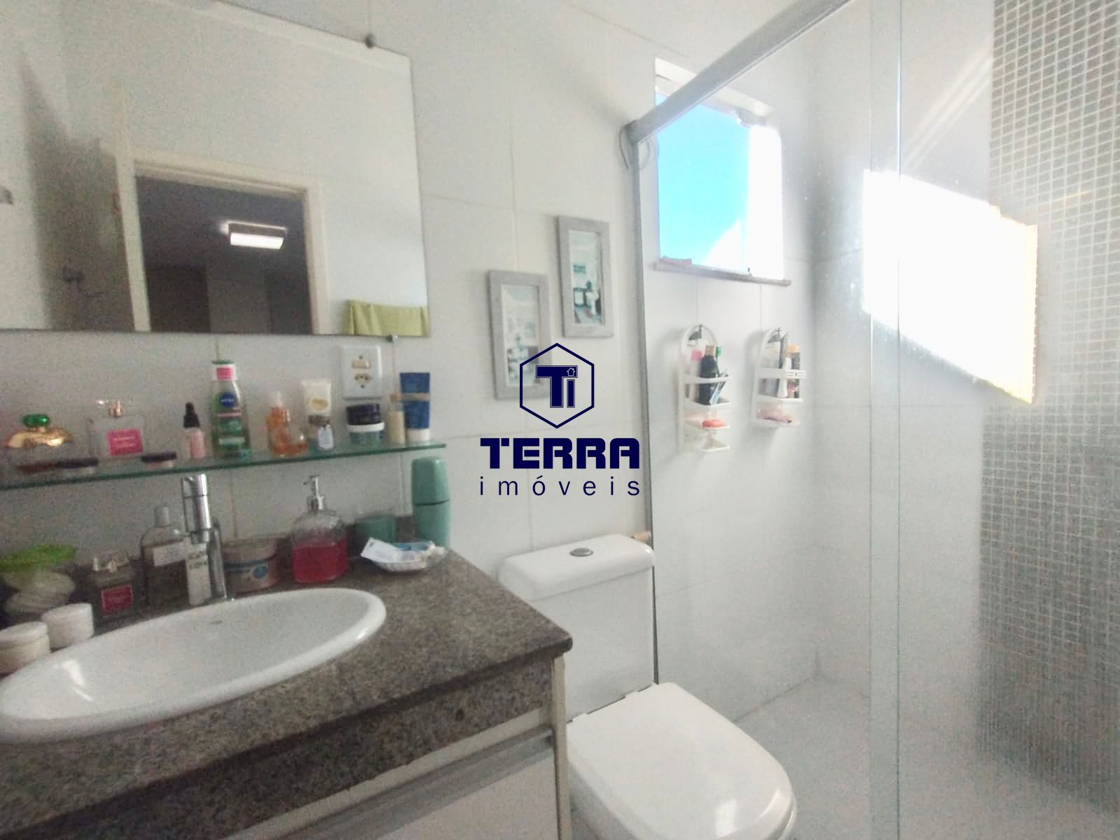 Imagens do imóveis Linda residência em Maria Paula, com 3 quartos, uma suíte e quintal privativo.